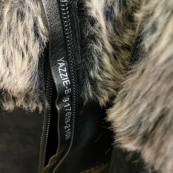 Spring Step Black Ankle Boots with Faux Fur Trim - Picture 6 of 7